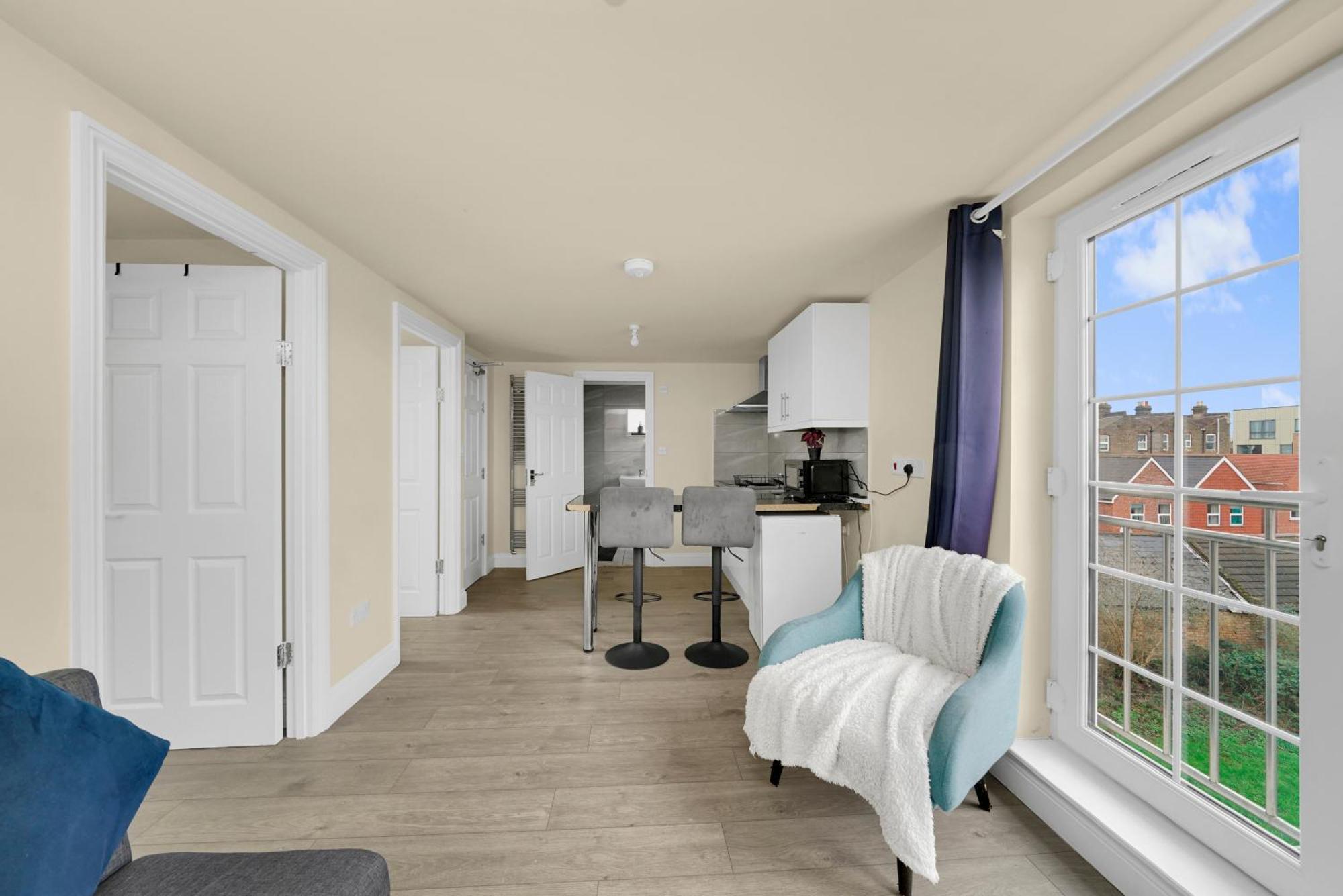 Apartamento Cosy On Elizabeth Line - Free Parking