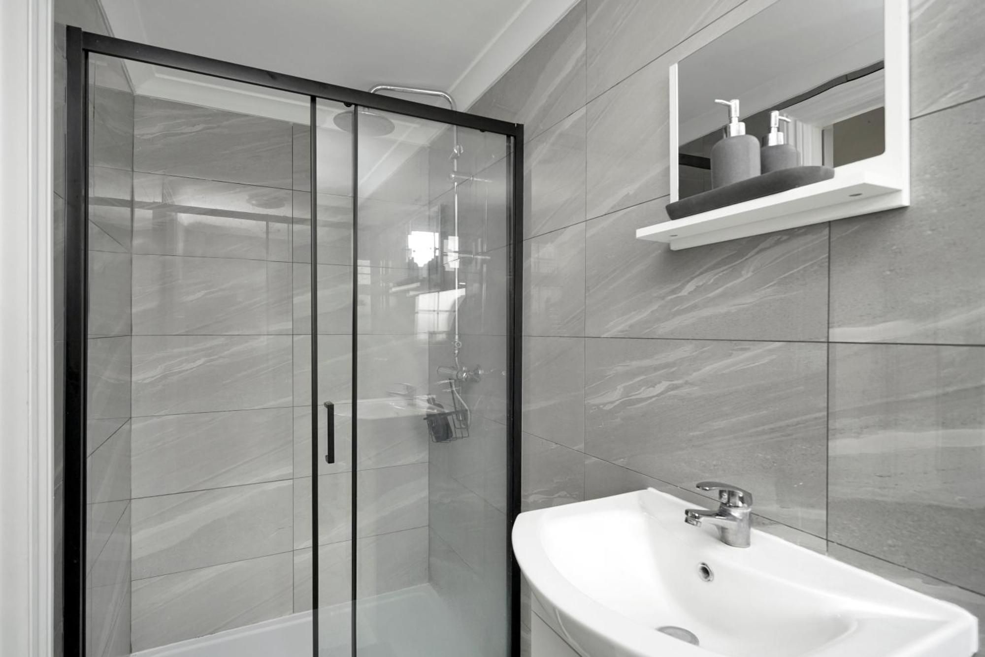 Apartamento Cosy On Elizabeth Line - Free Parking *