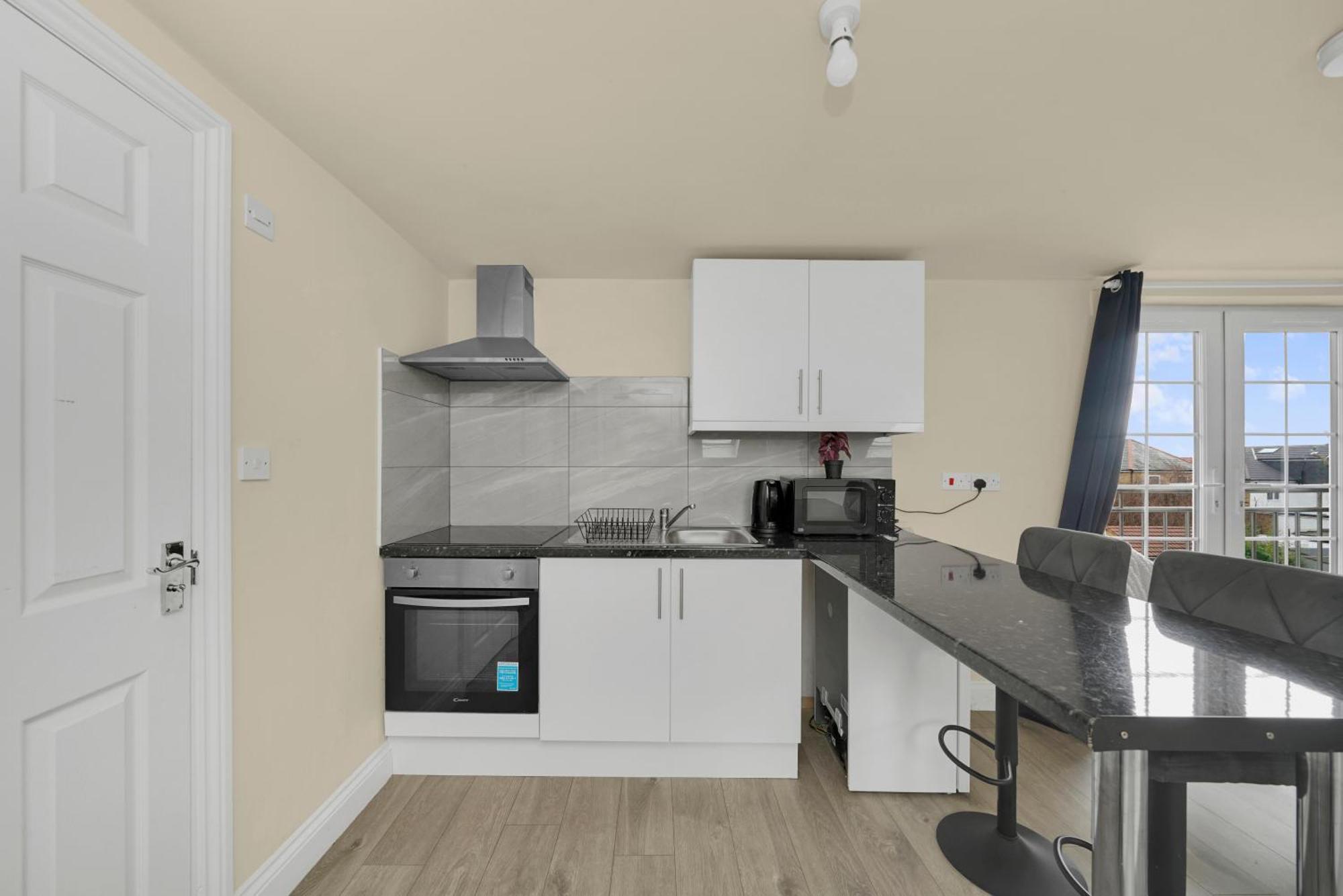 Apartamento Cosy On Elizabeth Line - Free Parking Londres